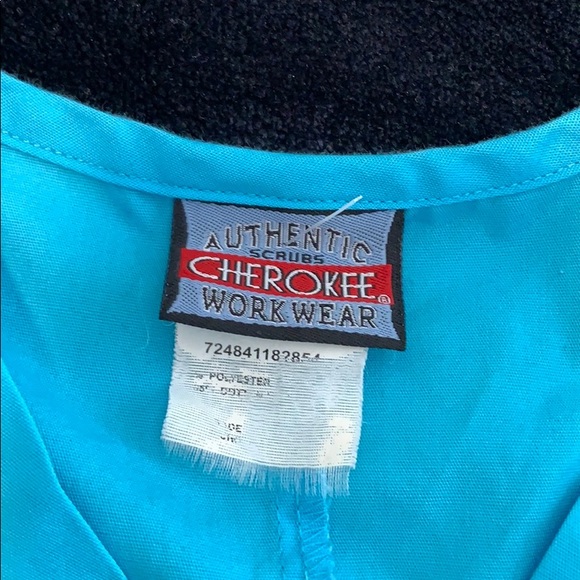 ❤️Cherokee scrub top SZ med - Picture 2 of 2